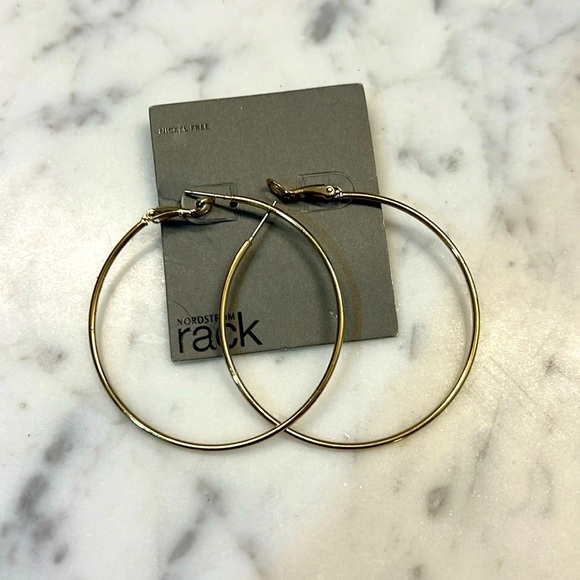 Nordstrom rack woman L gold hoop earings - Picture 1 of 2